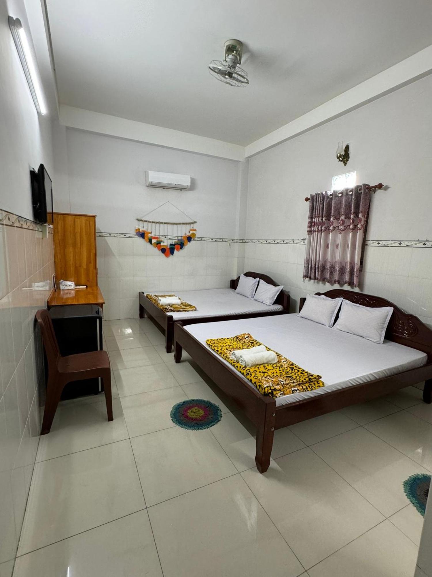Nha Nghi Hoa Ly Hotel Чау Док Екстериор снимка