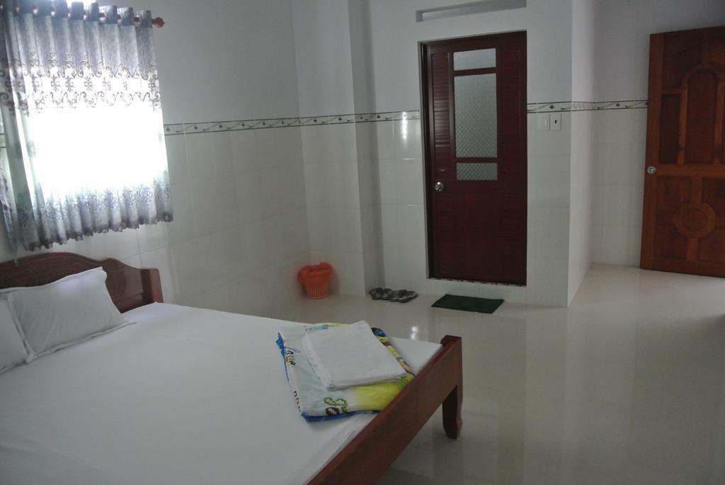 Nha Nghi Hoa Ly Hotel Чау Док Екстериор снимка